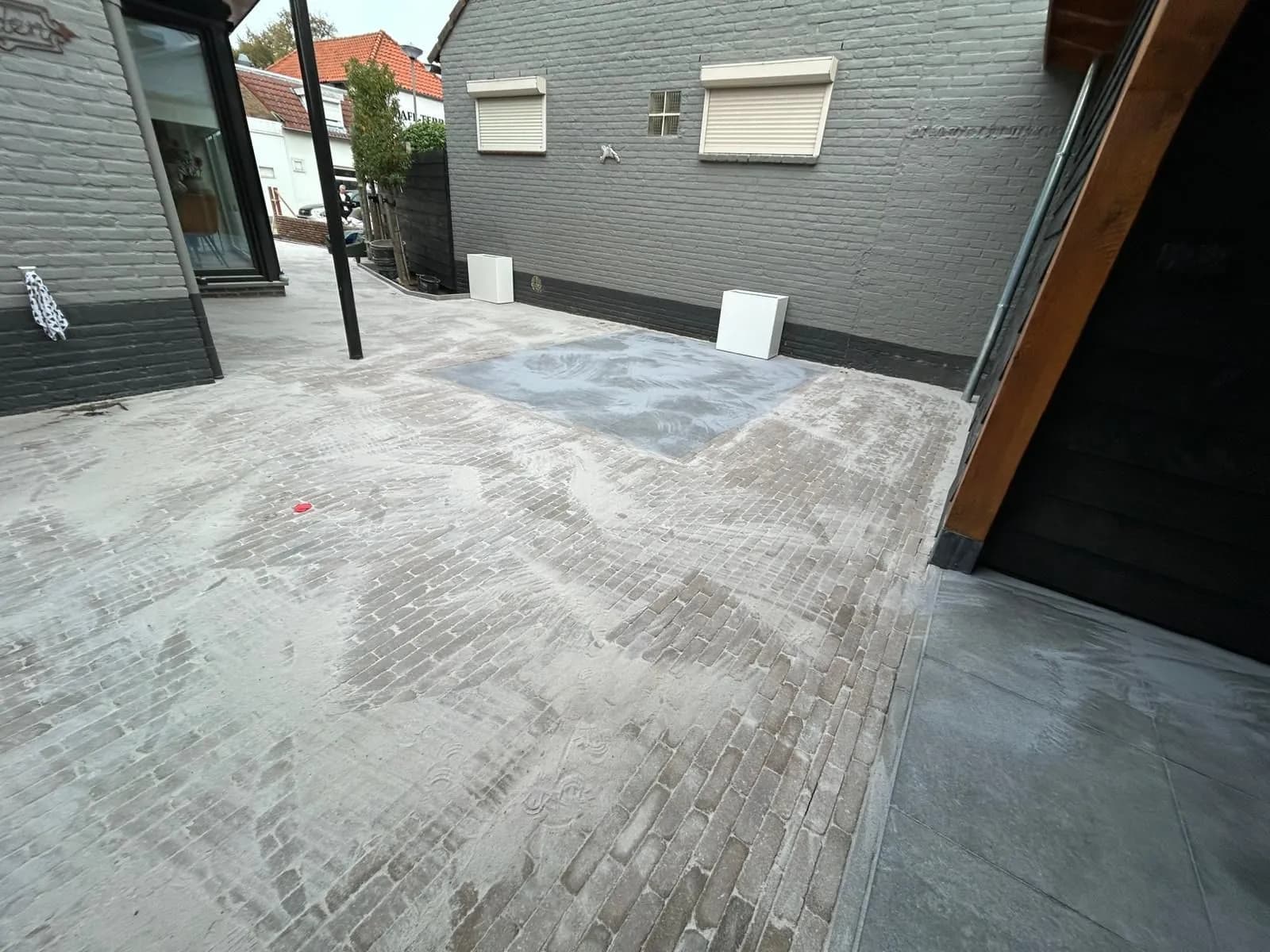 Mediterrane tuin met privacy en sfeer in Geleen